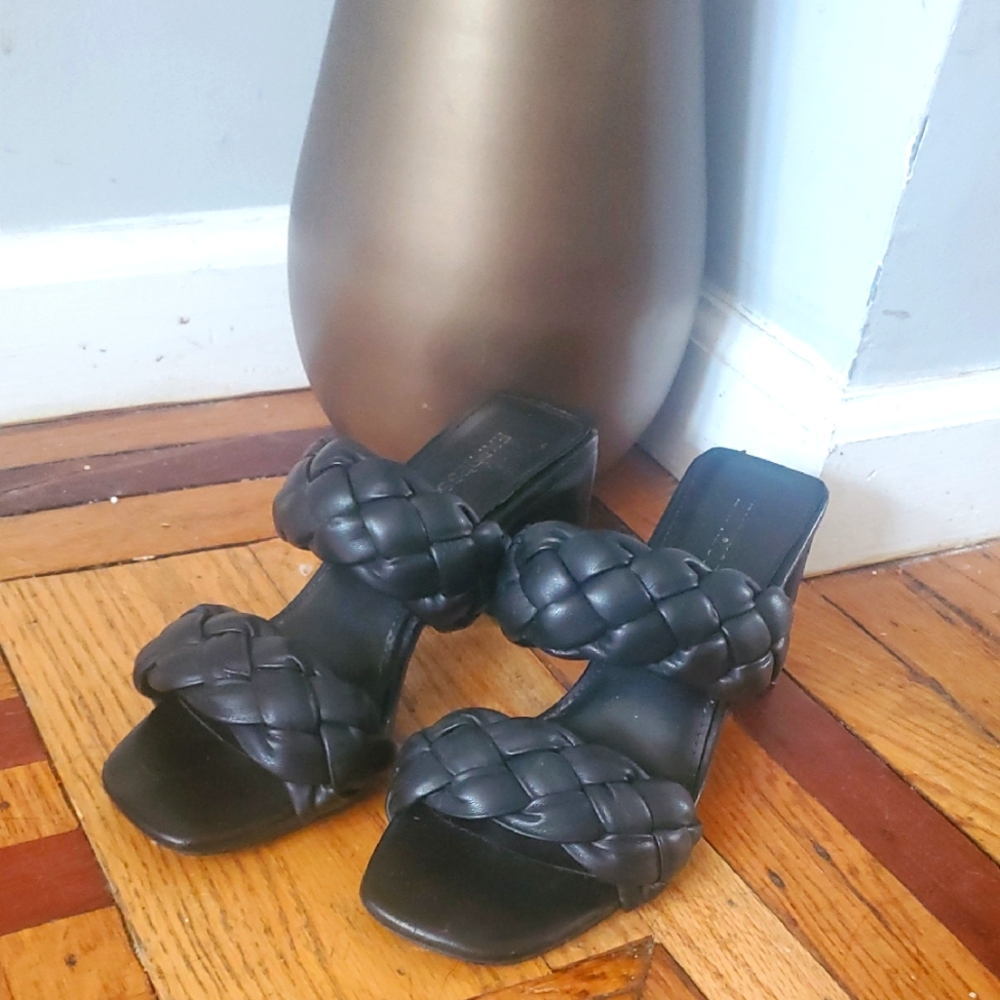 Express elegant Black Women's Sandals, Size 6 -6.5